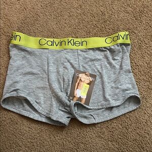 NWT Mens M Calvin Klein trunk underwear